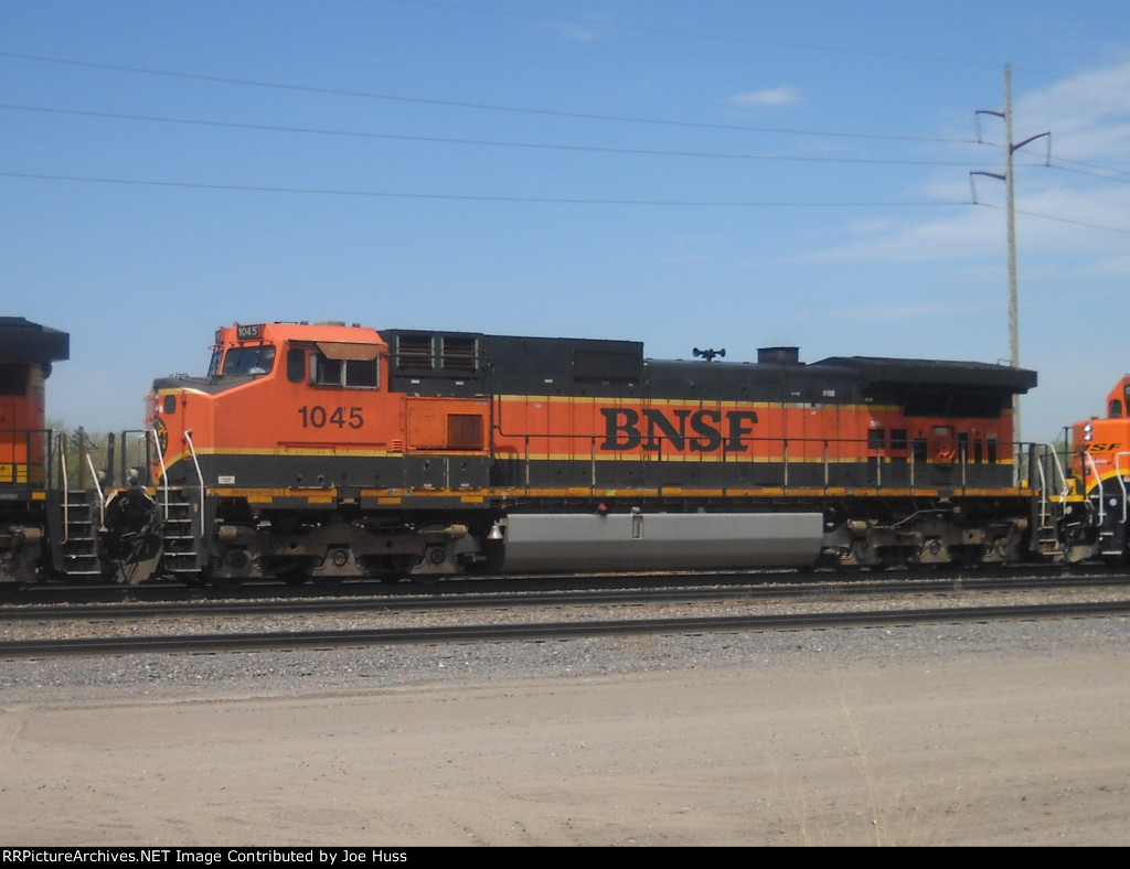 BNSF 1045